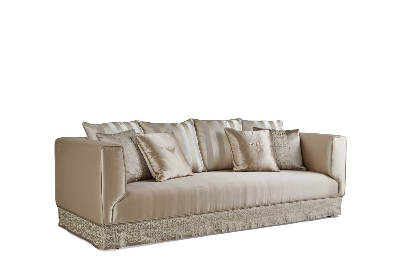 BRODERIE 3-seater sofa - A luxury experience with the Héritage collection and its classic luxurious furniture