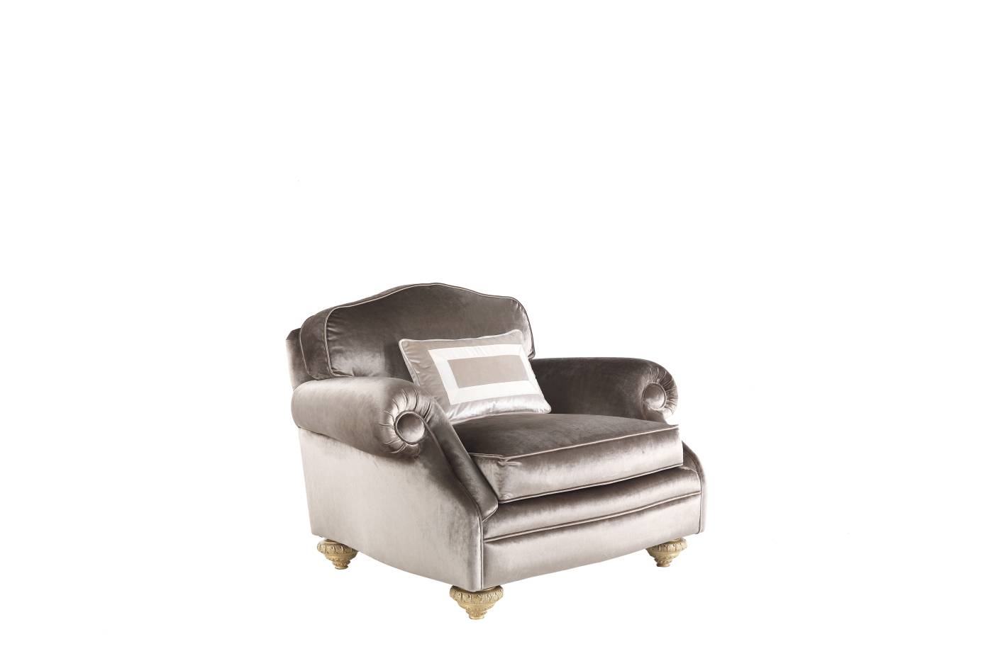 BELUGA armchair – Transform your space with luxury Made in Italy classic armchairs of Savoir-Faire collection.