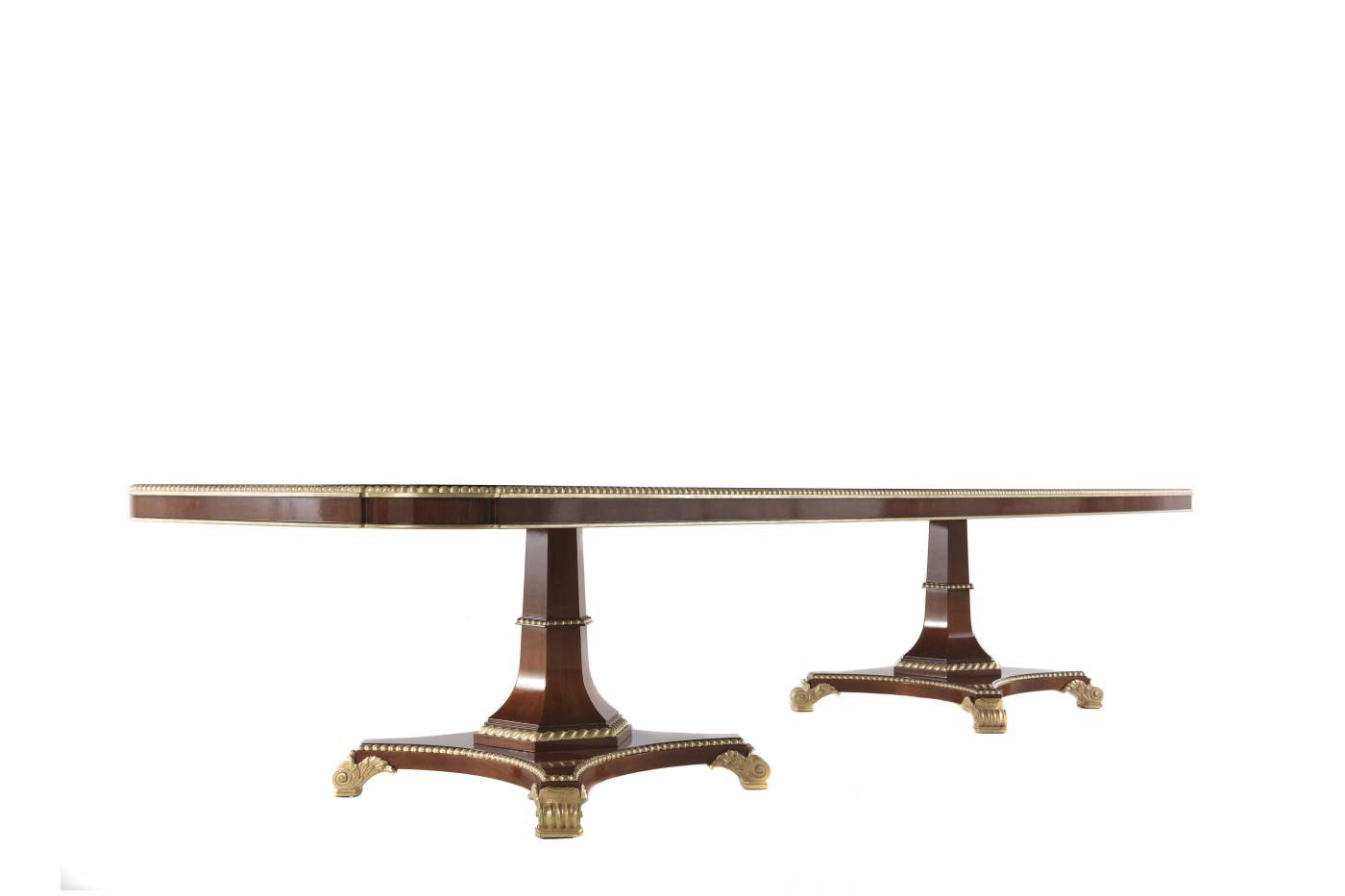 ETOILE dining table - A luxury experience with the Savoir-Faire collection and its classic luxurious furniture