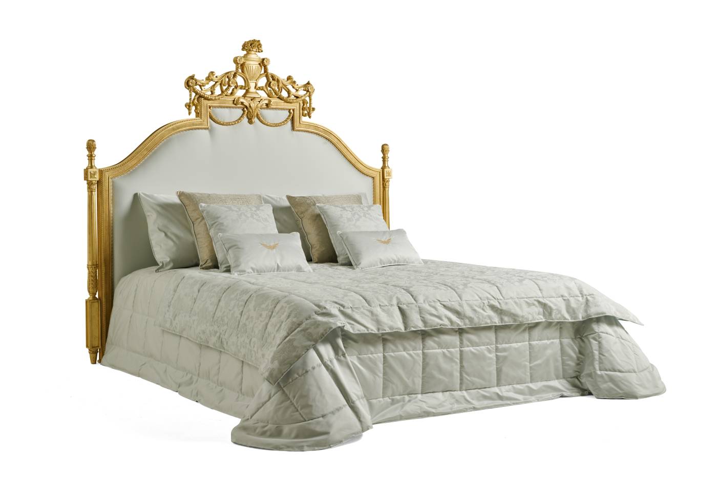 COURONNE bed – Transform your space with luxury Made in Italy classic BEDS of Héritage collection.
