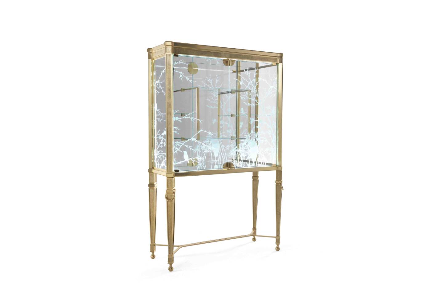 FUJI showcase - convey elegance to each space with Italian classic day storage units of the classic Oro Bianco collection