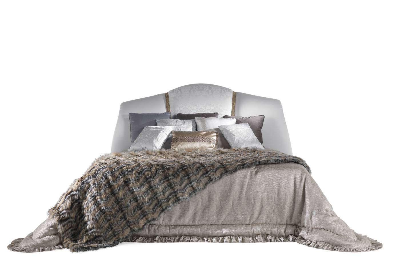 TROISPLACES bed – Transform your space with sophisticated Made in Italy classic BEDS.