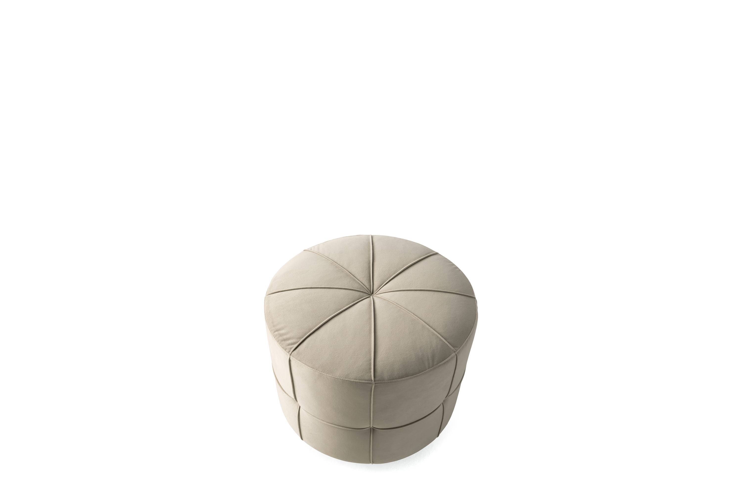 SOPHIE pouf - Discover the epitome of luxury with the Héritage collection by Jumbo Collection, fully custom made for tailor-made projects.