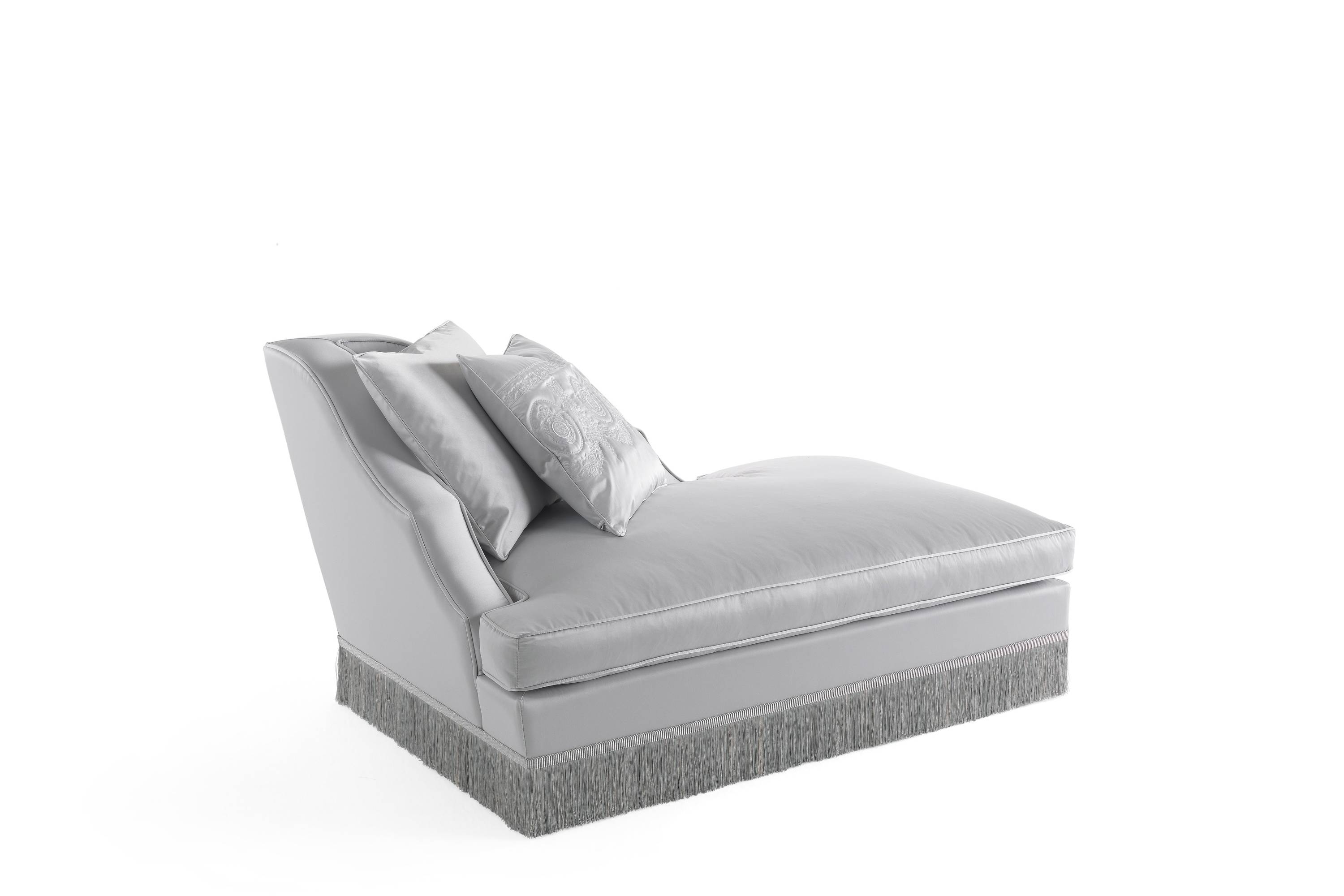 WHEIDON chaise longue - quality furniture and timeless elegance with luxury Made in Italy classic chaise longues and dormeuses of Oro Bianco collection.