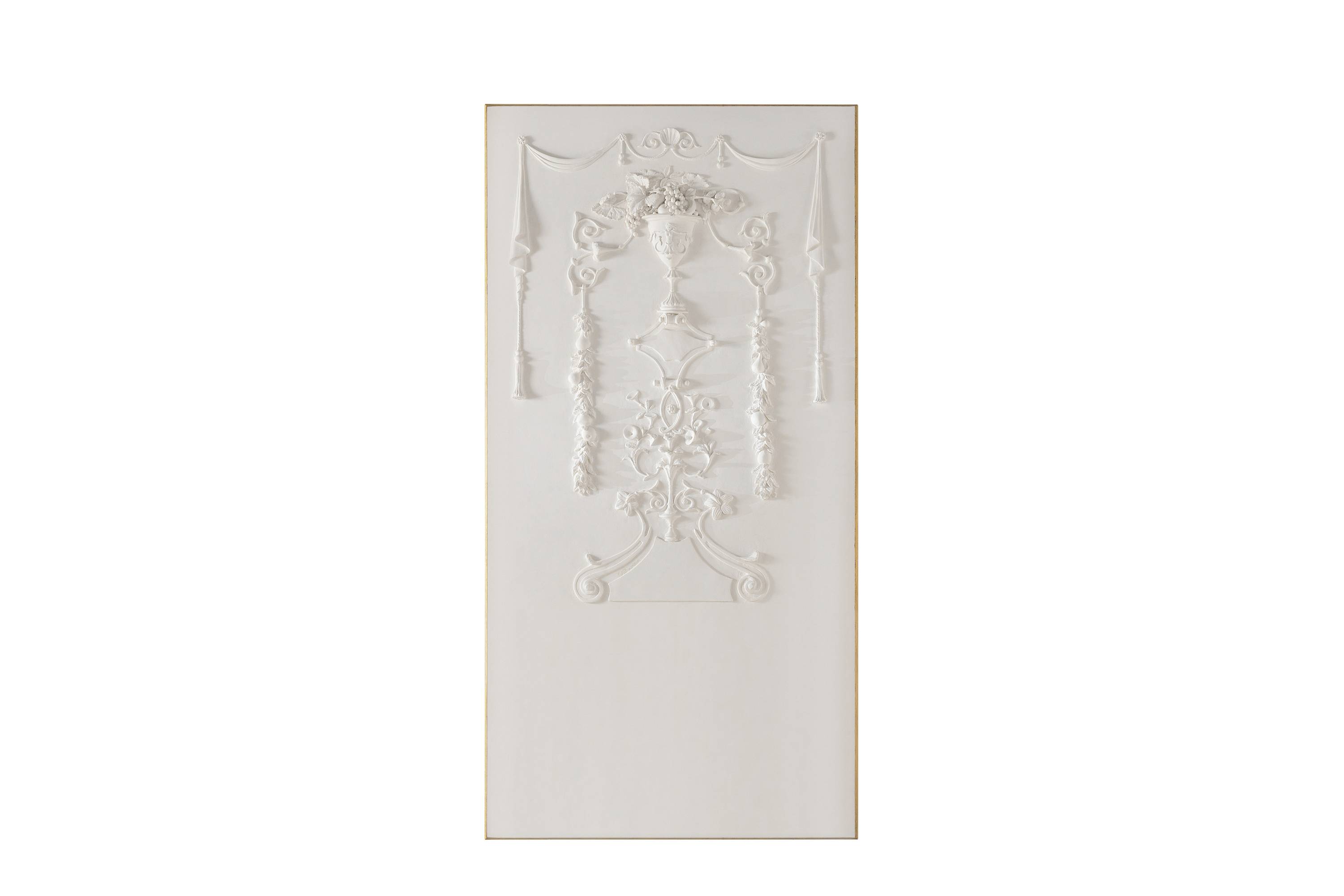 HUDSON decorative panel - A luxury experience with the Savoir-Faire collection and its classic luxurious furniture
