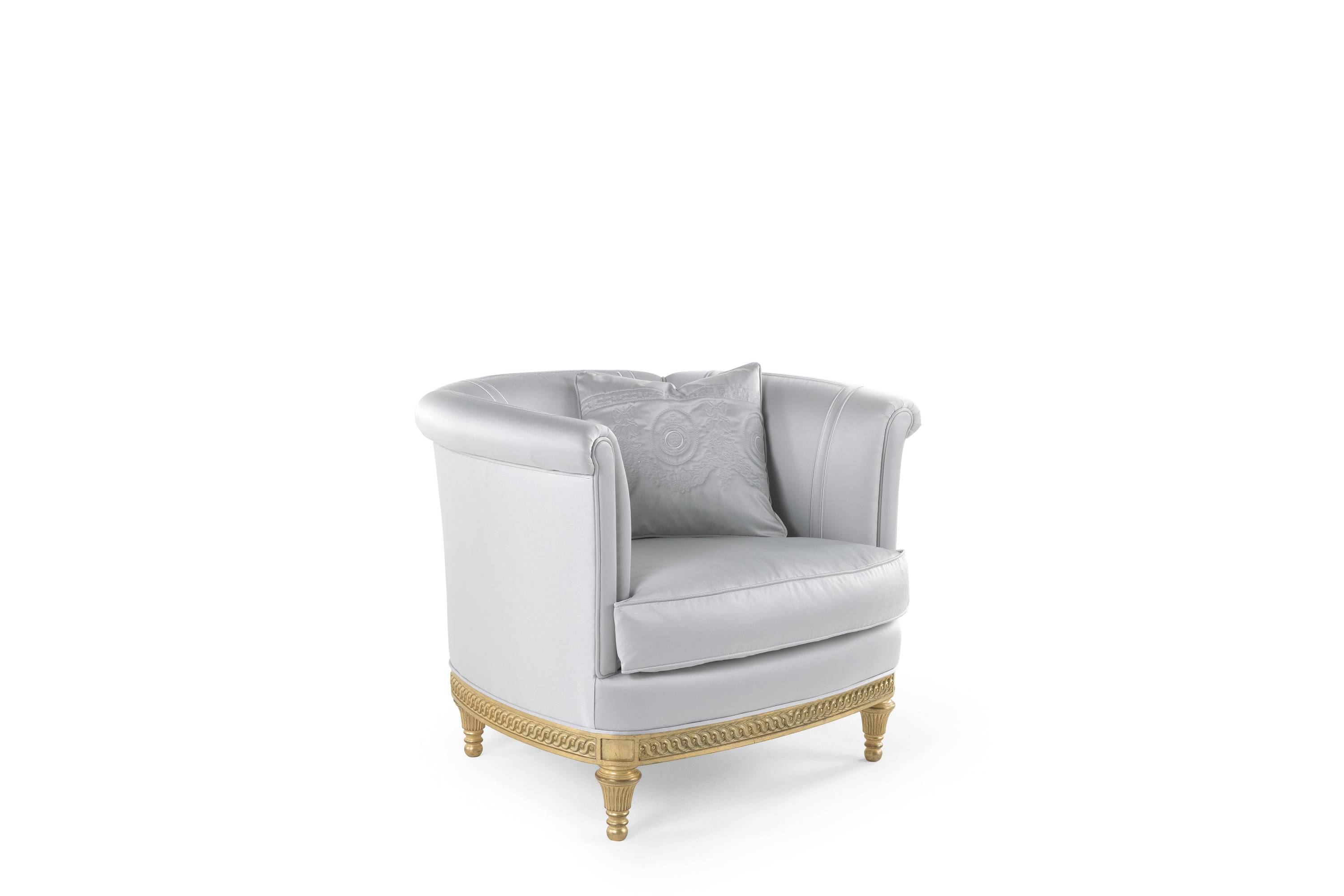 IVY armchair - A luxury experience with the Oro Bianco collection and its classic luxurious furniture